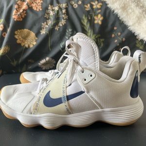 Nike Women’s React Hyperset Volleyball Shoes